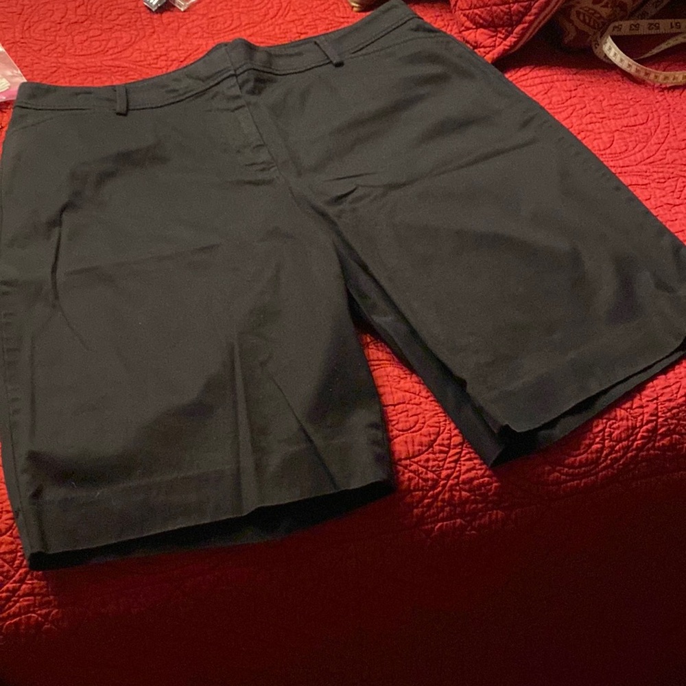 Talbots Size 14 Black Perfect Shorts
